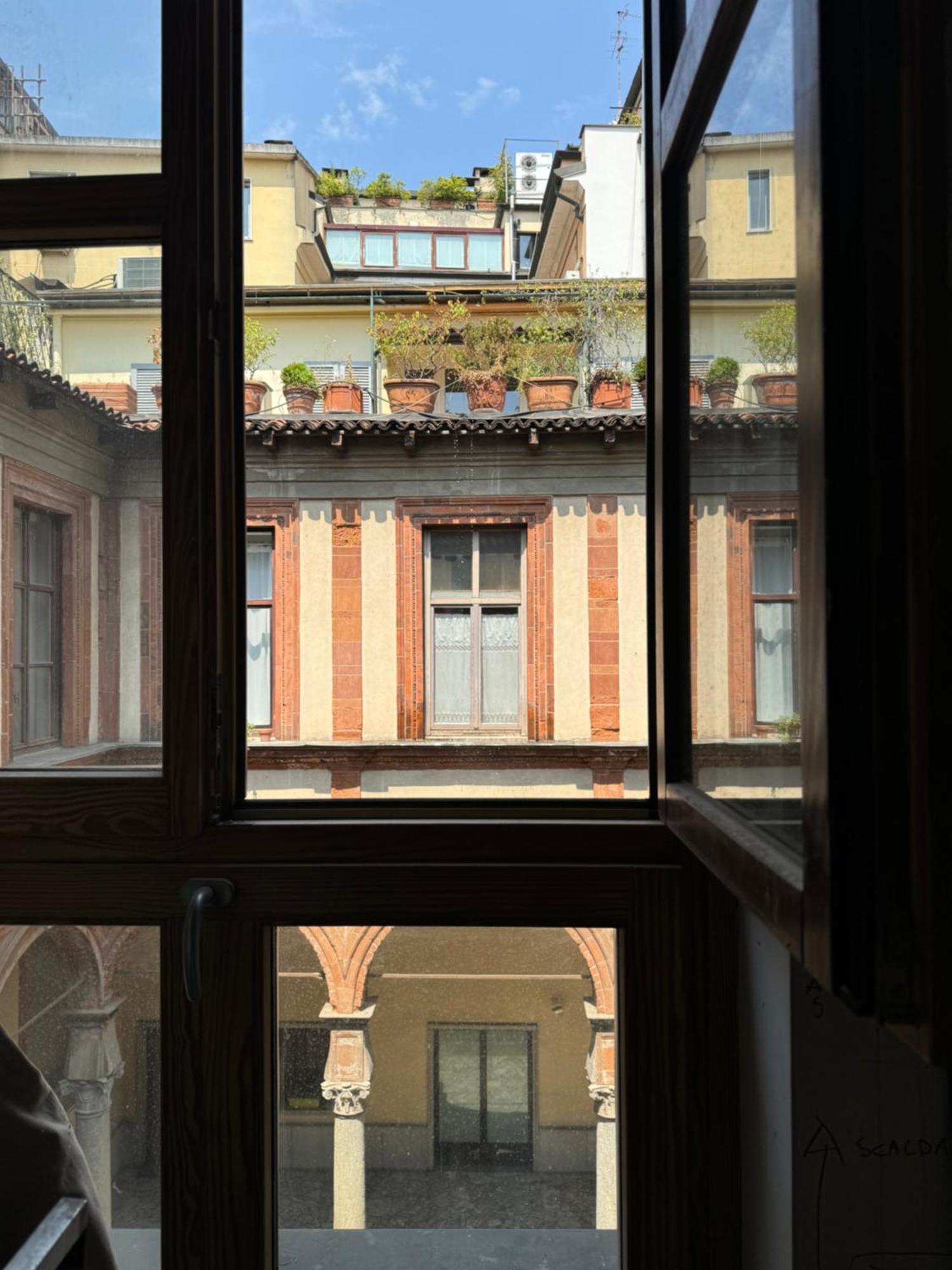 Free 30 Minutes Preemptive Cognitive Disconnect Therapy Price Location Real Duomo Palace Mini Suite Мілан Екстер'єр фото